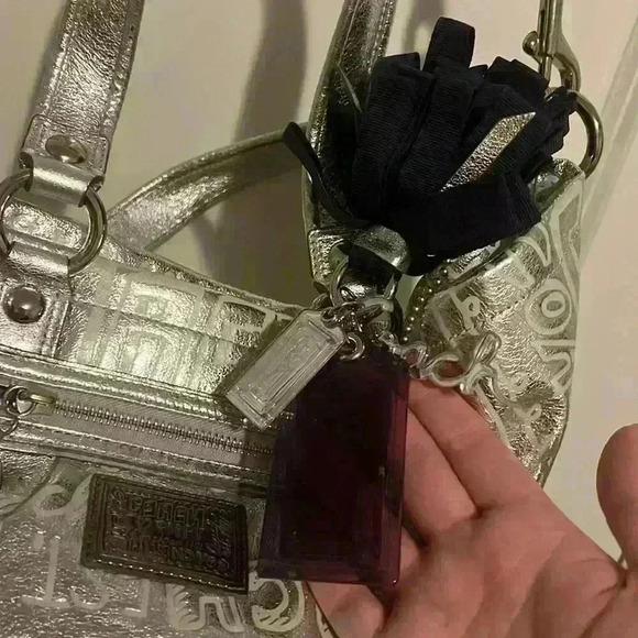 NWOT Metallic Silver Rare Poppy Vintage Y2K Coach Bag Great for Travel - Picture 5 of 14